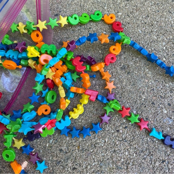Kids Colorful Beads with Stars and Letters Necklace and Bracelet Making - Picture 1 of 7